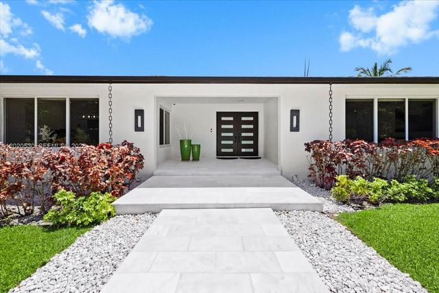 11600 SW 1st St, Plantation, FL 33325