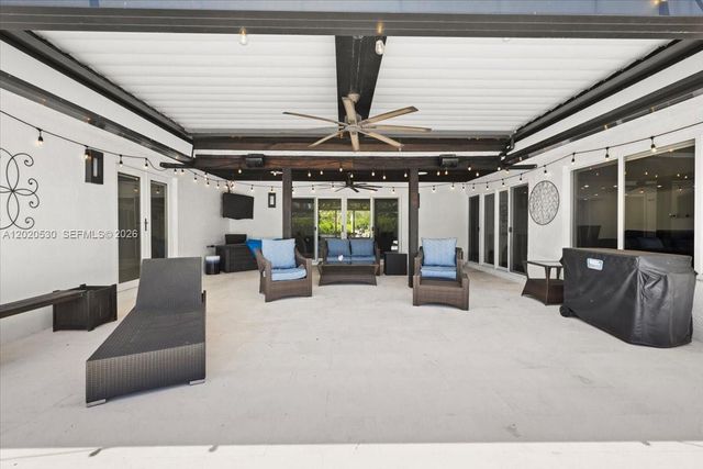 11600 SW 1st St, Plantation, FL 33325