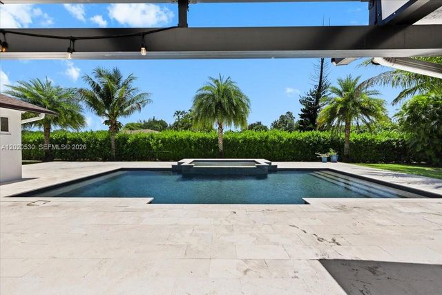 11600 SW 1st St, Plantation, FL 33325