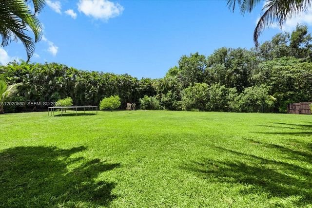 11600 SW 1st St, Plantation, FL 33325