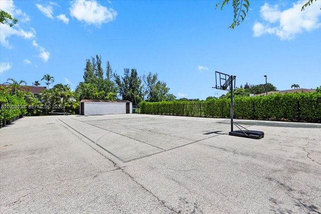 11600 SW 1st St, Plantation, FL 33325