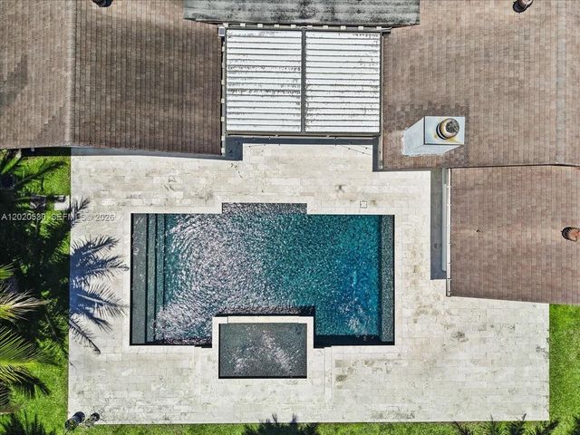 11600 SW 1st St, Plantation, FL 33325