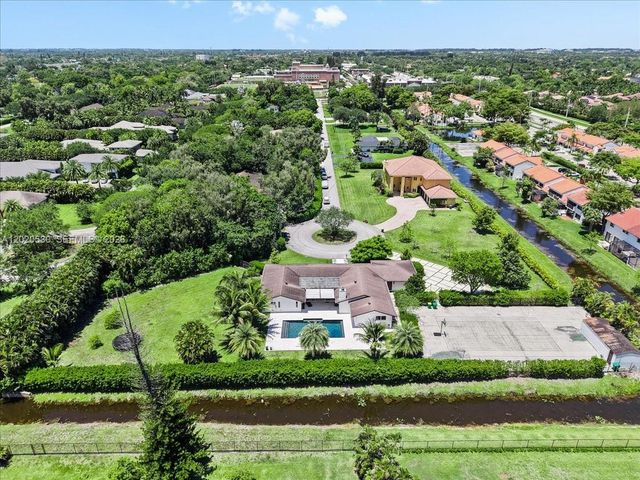 11600 SW 1st St, Plantation, FL 33325