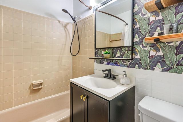 1364 BEACON DRIVE, Daytona Beach, FL 32117