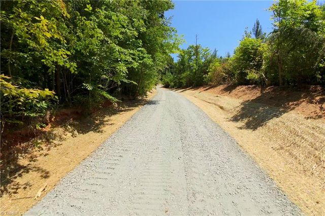15 Roby Fulk Road, Pinnacle, NC 27043