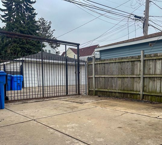 2037 N Tripp Avenue, Chicago, IL 60639