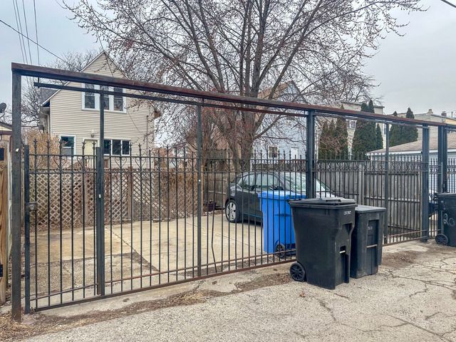 2037 N Tripp Avenue, Chicago, IL 60639