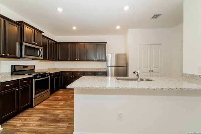 810 Shady Brook, New Braunfels, TX 78132