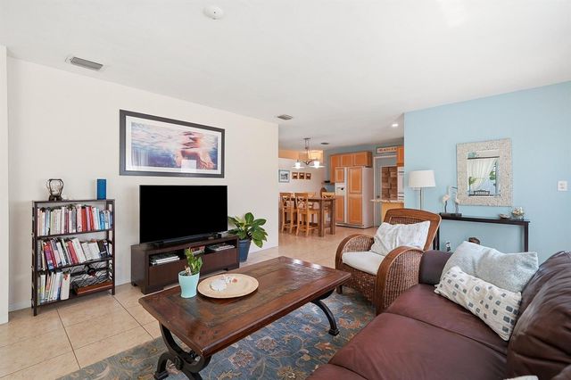 2417 NW 7th Avenue, Wilton Manors, FL 33311