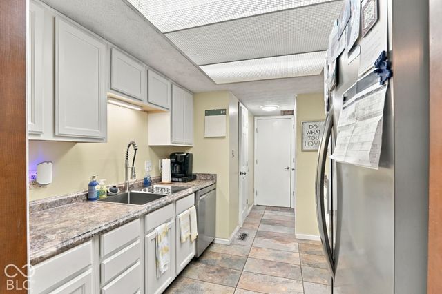 6058 Apache Drive, Indianapolis, IN 46254