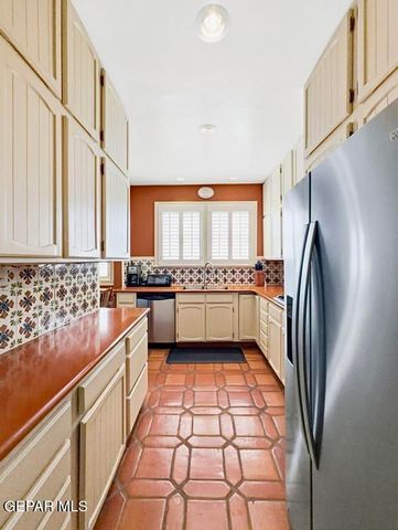 520 BLACKER Avenue, El Paso, TX 79902