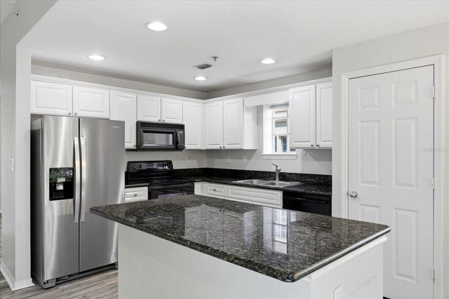 5202 HAMPTON BEACH PLACE 5202, Tampa, FL 33609