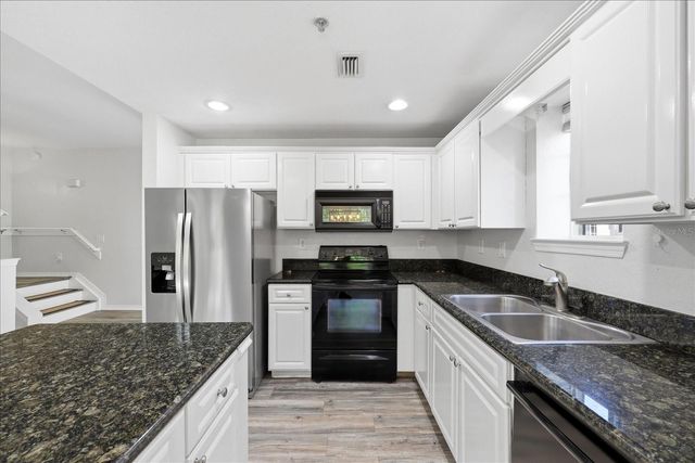 5202 HAMPTON BEACH PLACE 5202, Tampa, FL 33609