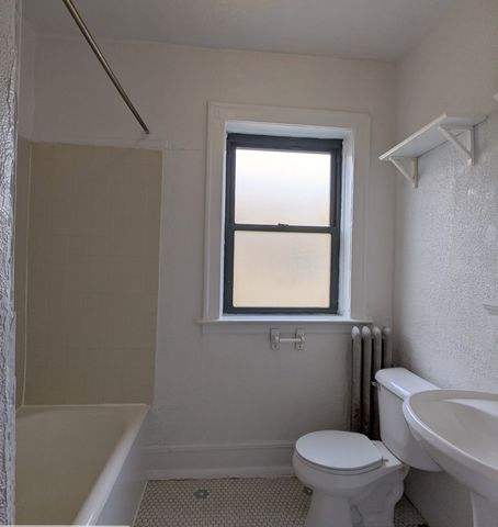 2332 N Spaulding Avenue 1A, Chicago, IL 60647