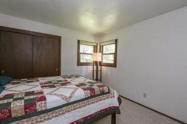 1438 Heather CIRCLE, Hubertus, WI 53033