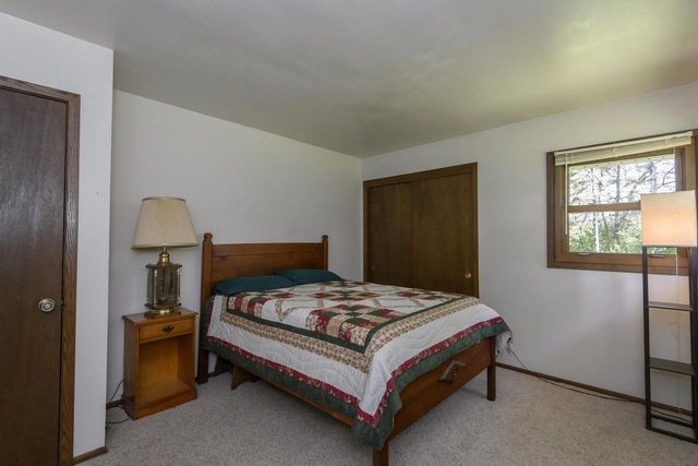 1438 Heather CIRCLE, Hubertus, WI 53033