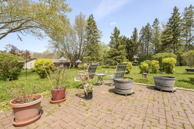 1438 Heather CIRCLE, Hubertus, WI 53033