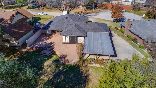 2028 Casa Loma Court, Grapevine, TX 76051
