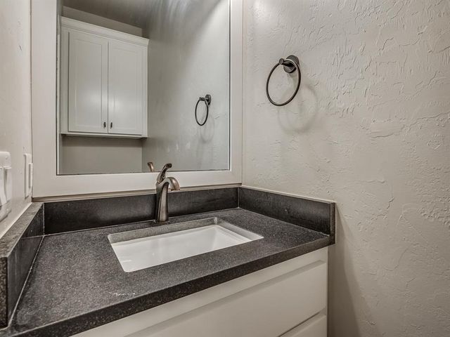 5021 SE 12th Avenue, Washington, OK 73093