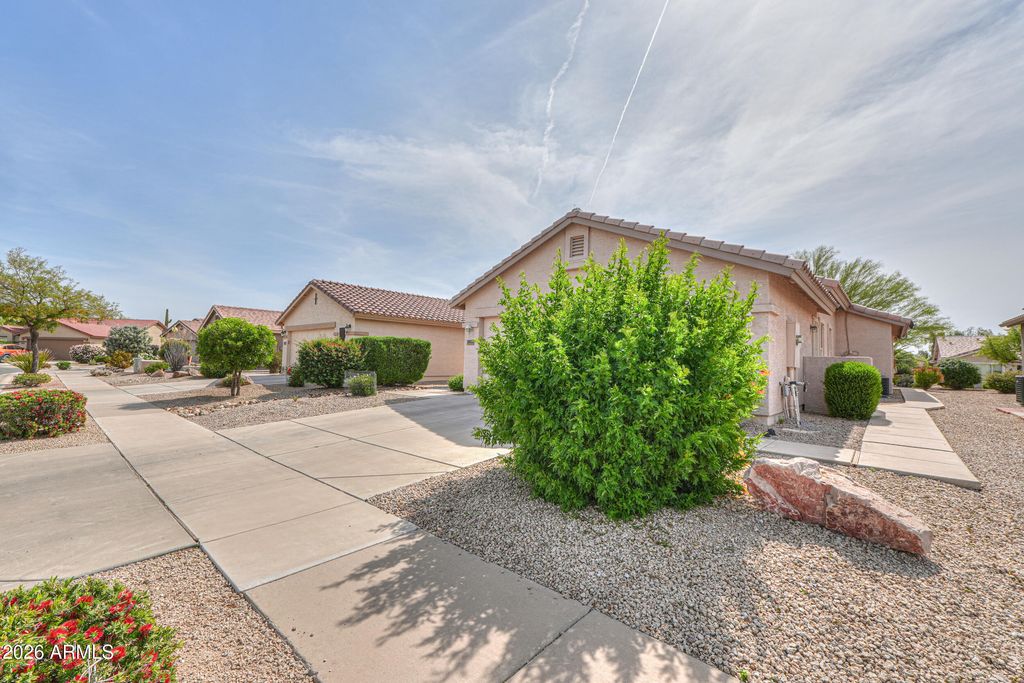 2429 E VALENCIA Drive, Casa Grande, AZ 85194 — photo 2