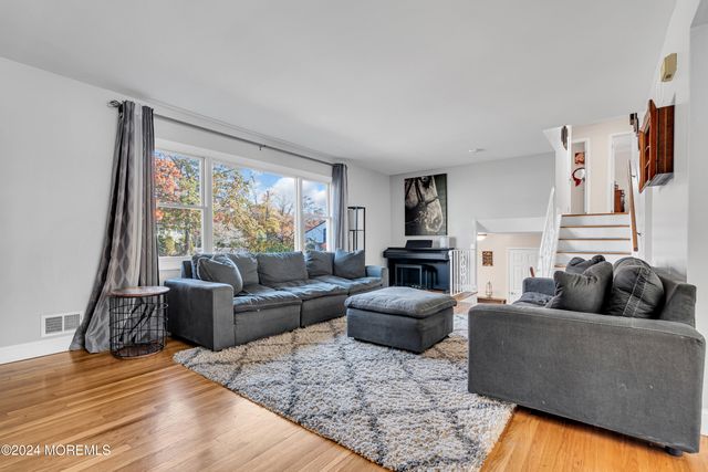 109 Woodridge Avenue, Toms River, NJ 08755