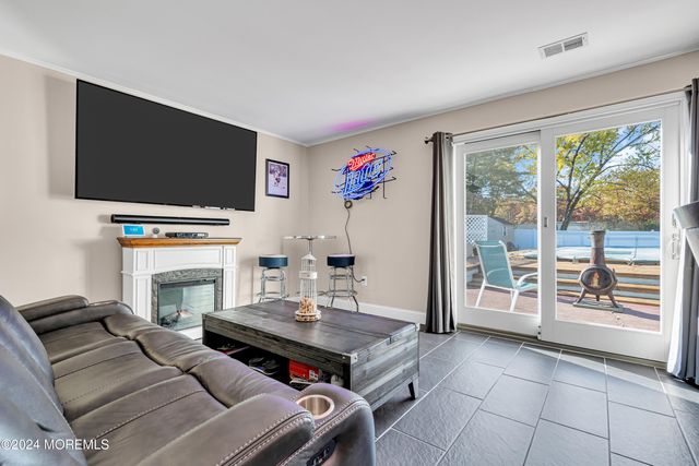 109 Woodridge Avenue, Toms River, NJ 08755