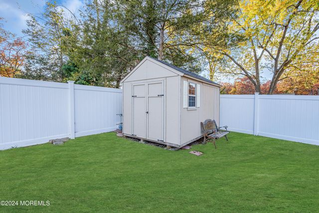 109 Woodridge Avenue, Toms River, NJ 08755