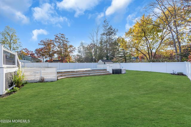 109 Woodridge Avenue, Toms River, NJ 08755