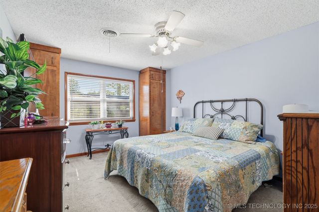 1000 SE 3rd, Antlers, OK 74523