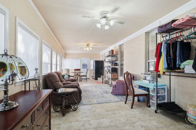 1000 SE 3rd, Antlers, OK 74523