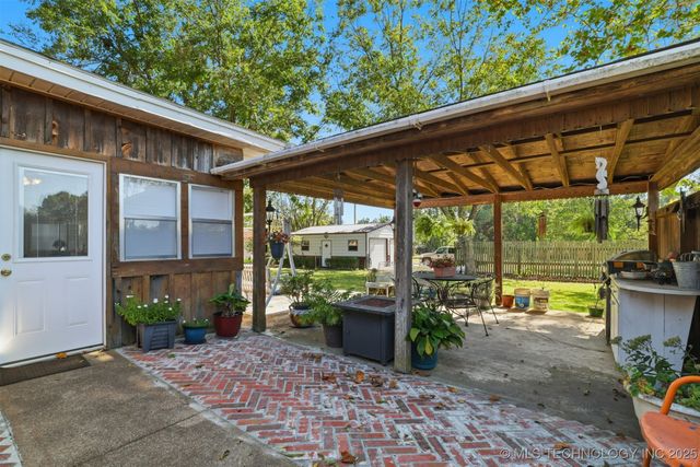 1000 SE 3rd, Antlers, OK 74523