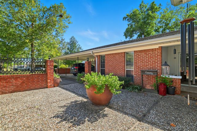 1000 SE 3rd, Antlers, OK 74523