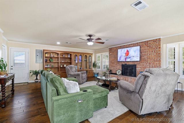 1000 SE 3rd, Antlers, OK 74523