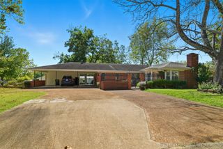 1000 SE 3rd, Antlers, OK 74523