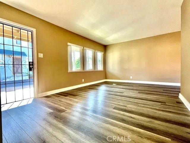 2536 Orange Avenue E, Costa Mesa, CA 92627