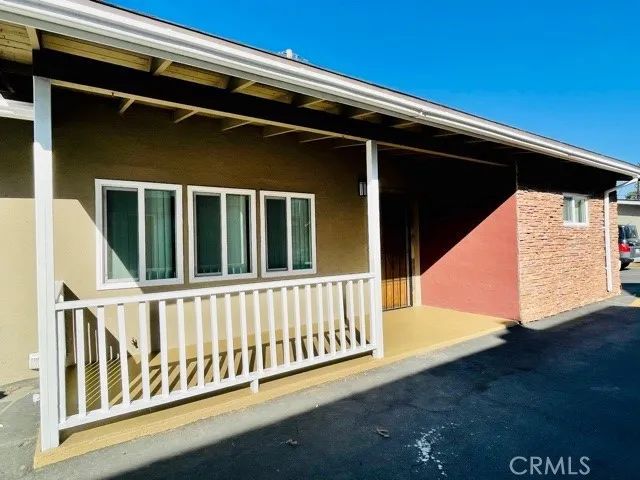 2536 Orange Avenue E, Costa Mesa, CA 92627