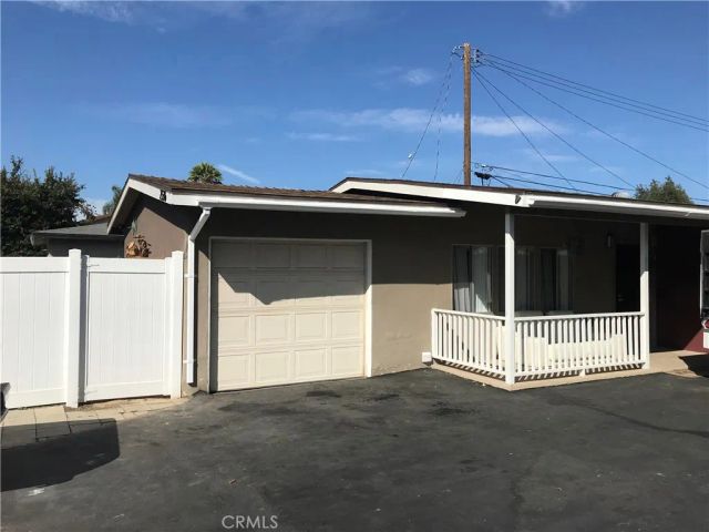 2536 Orange Avenue E, Costa Mesa, CA 92627
