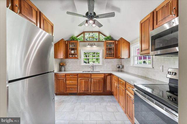 1439 MIDDLETOWN RD, Glen Mills, PA 19342