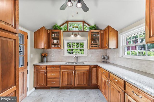 1439 MIDDLETOWN RD, Glen Mills, PA 19342