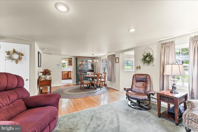 1439 MIDDLETOWN RD, Glen Mills, PA 19342