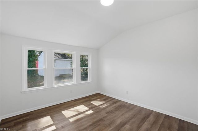 1512 Boxwood DR, Chesapeake, VA 23323