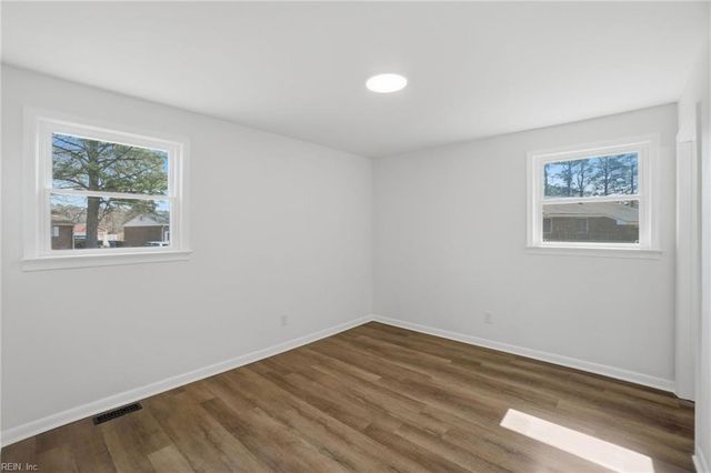 1512 Boxwood DR, Chesapeake, VA 23323