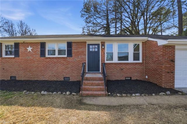 1512 Boxwood DR, Chesapeake, VA 23323