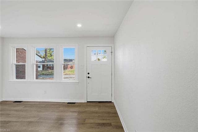 1512 Boxwood DR, Chesapeake, VA 23323