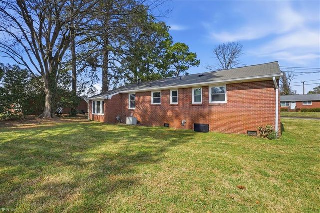 1512 Boxwood DR, Chesapeake, VA 23323