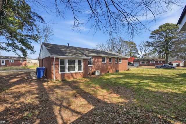 1512 Boxwood DR, Chesapeake, VA 23323