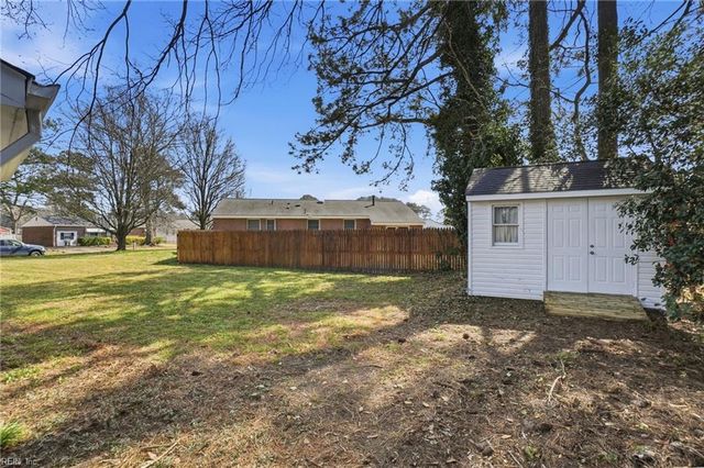 1512 Boxwood DR, Chesapeake, VA 23323