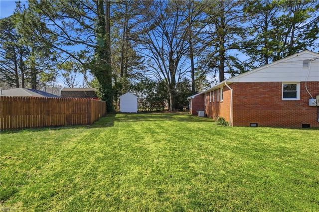 1512 Boxwood DR, Chesapeake, VA 23323