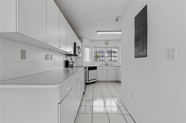 14156 SW 163rd Ter, Miami, FL 33177