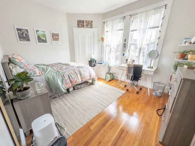 35 Essex 2, Cambridge, MA 02139